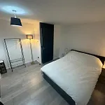 2 Bedrooms Apartment In Plaistow Near Tube To Central London