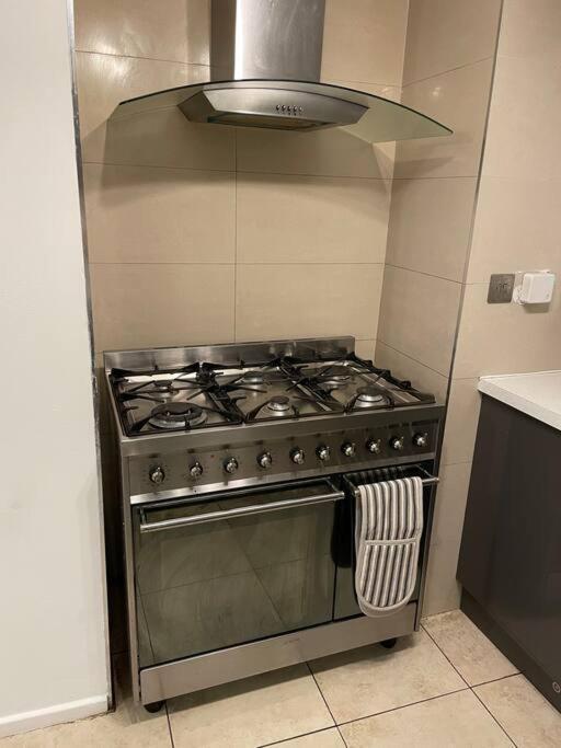 2 Bedrooms In Plaistow Near Tube To Appartamento *