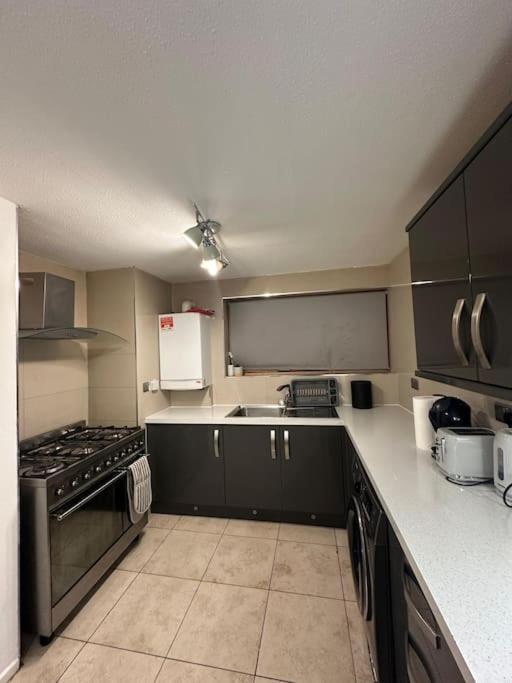2 Bedrooms In Plaistow Near Tube To